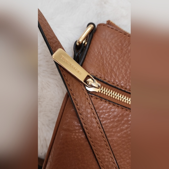 Michael Kors. Crossbody and Wallet  Set - Picture 7 of 12